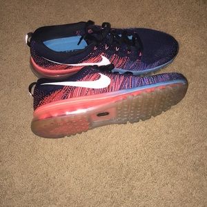 Nike Flyknit Max